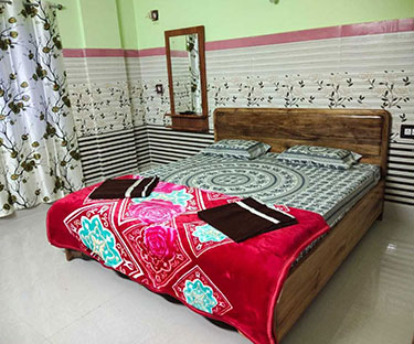 Deluxe Double Bed AC Room